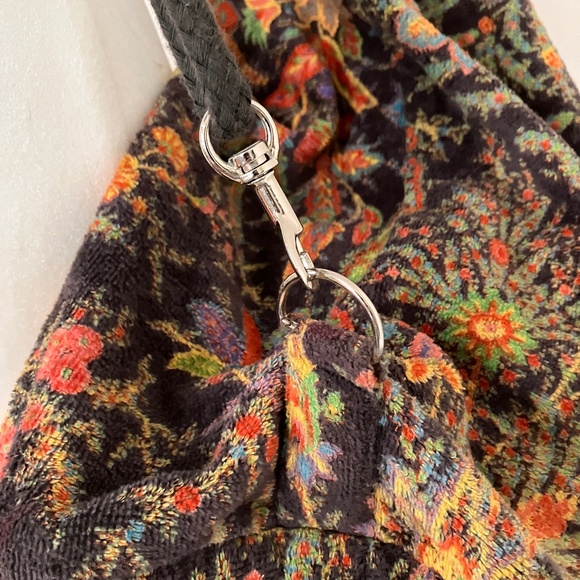 SHAN TERRYCLOTH BEACH BAG - Picture 14 of 16